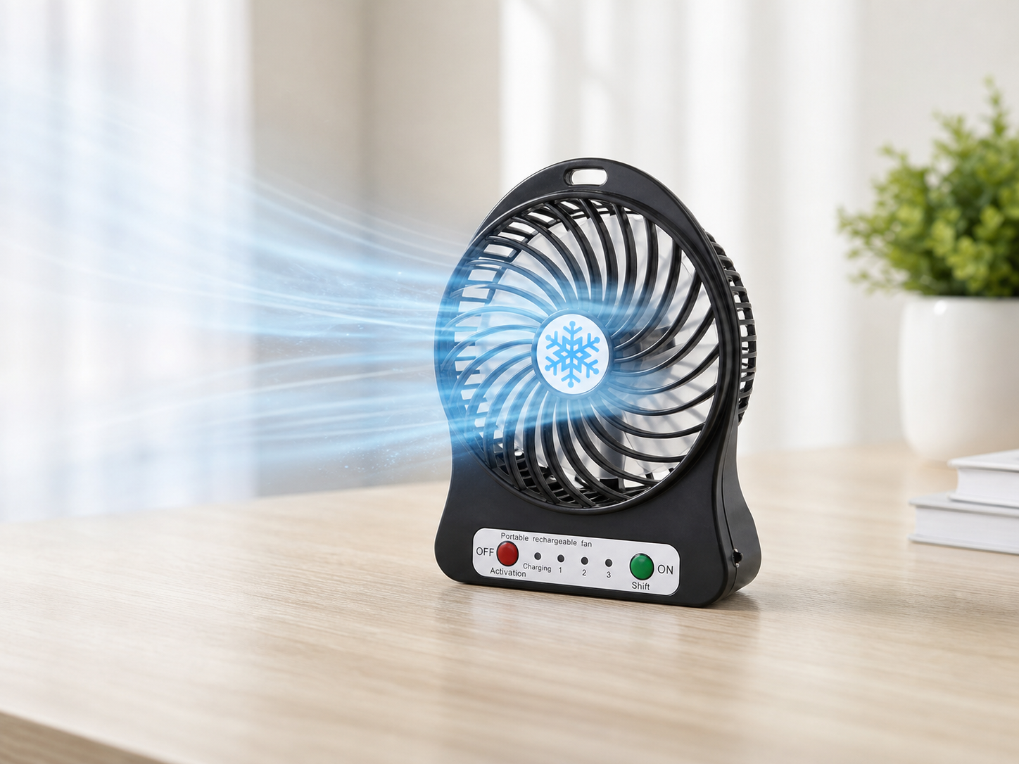 Mini Fan XSFS-01 на столі з потоком холодного повітря